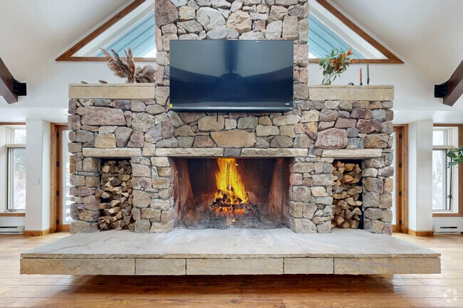 Clubhouse with Game Room - River Run