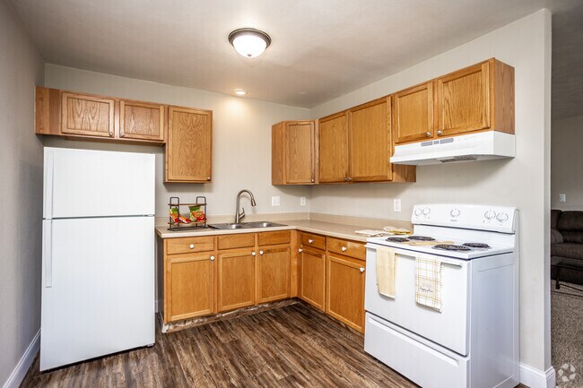 2BR, 1BA - 720-750 PIES CUADRADOS - Maplewood Apartments