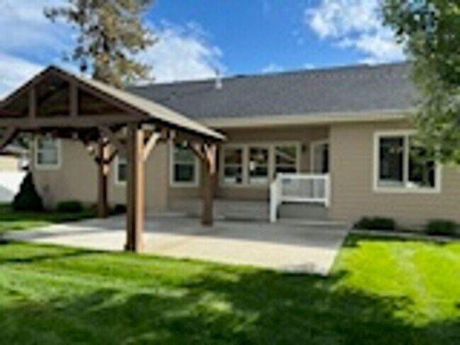1485 Chestnut Wy