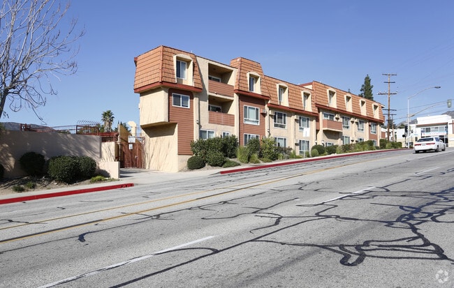 Sunset Ridge at La Crescenta