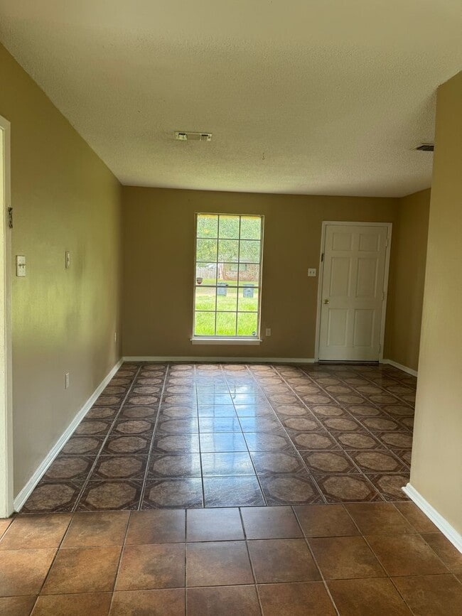 Photo - 3BD/1BA House on Cedarcrest Ave. in Baton ...