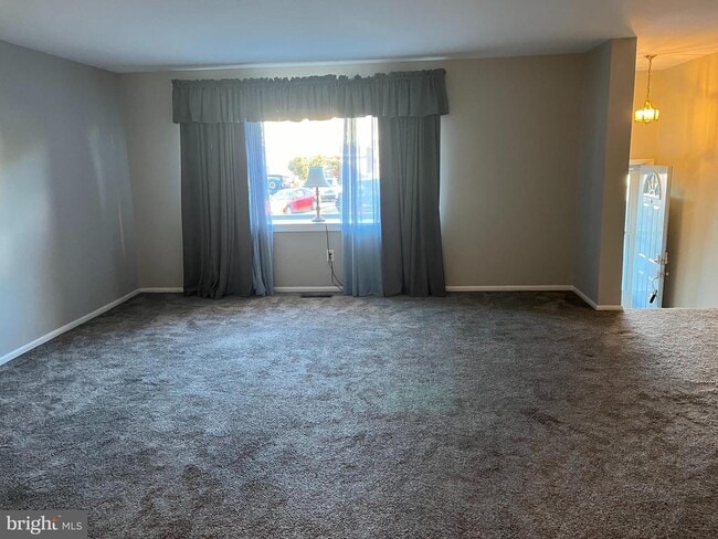 Photo - 4417 Crossland Rd