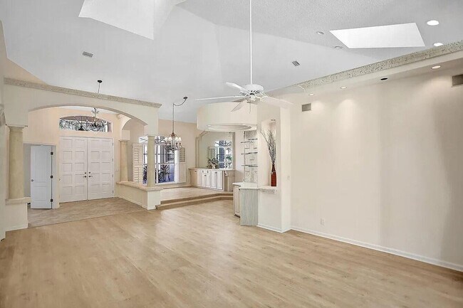 Photo - 9119 Baybury Ln