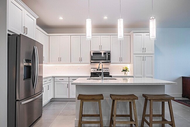 Photo - 615 Parsons Way