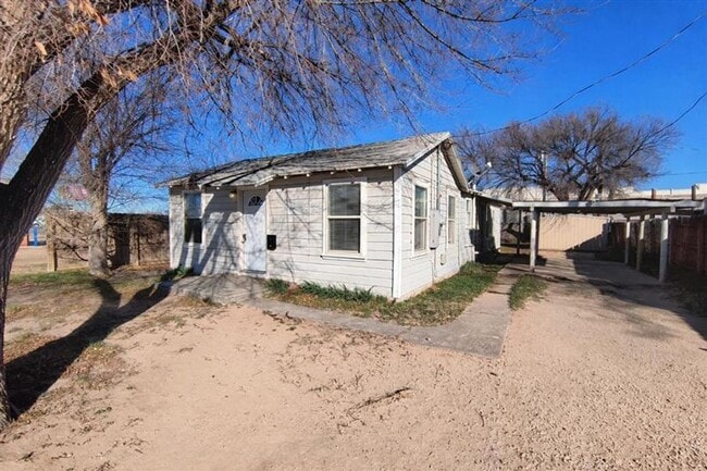Building Photo - Remodeled 4 Bedroom Home AVAILABLE NOW!