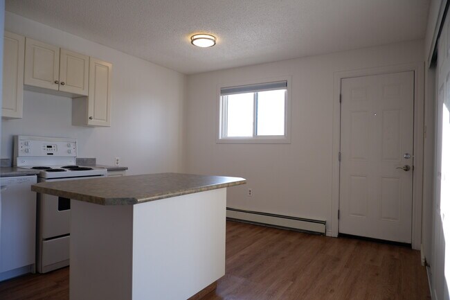 Photo - 2921 Harding St Unit 206