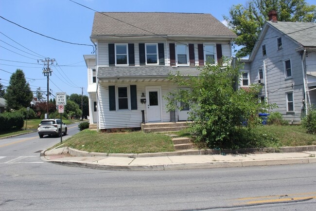 Building Photo - Charming 4-Bedroom Home in the Heart of Millersville!