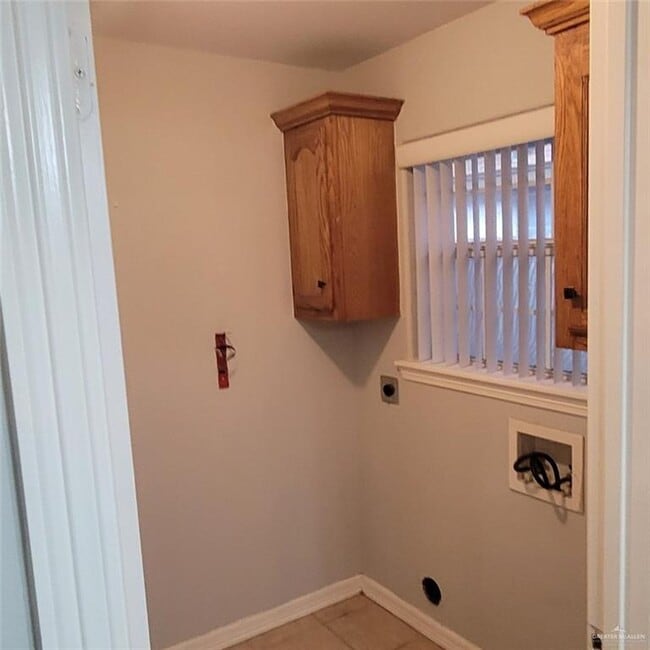 2321 W Candlelight Ln Unit 1