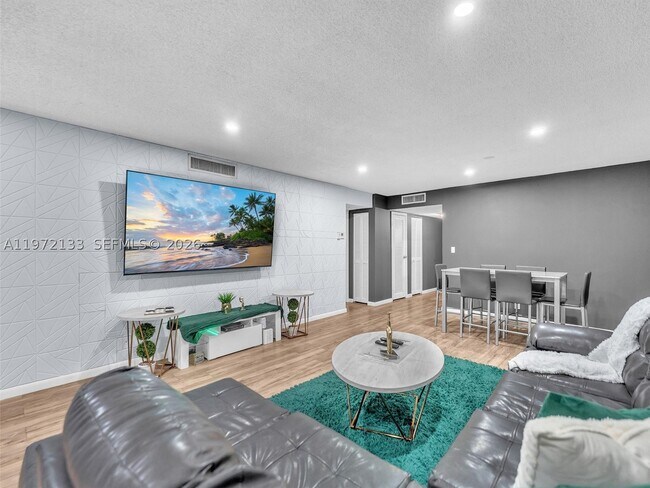 Photo - 6201 N Falls Cir Dr Unit 210