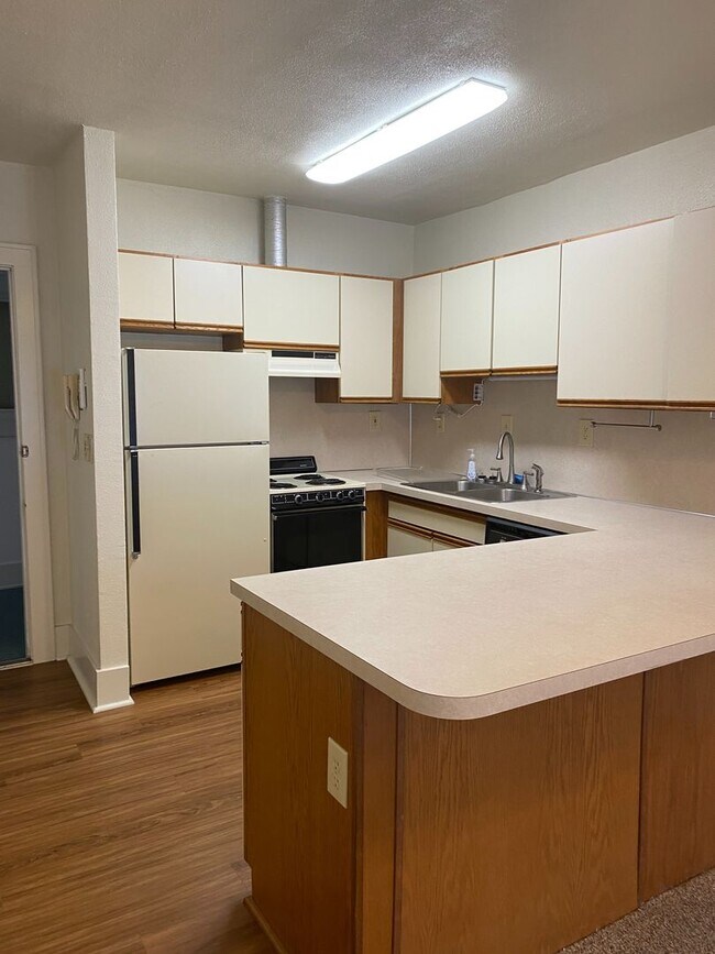 Photo - 241 High St NE Unit #3