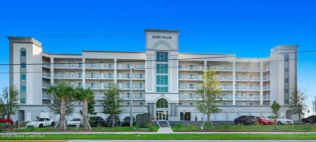 Building Photo - 1825 Riverside Dr Unit 204