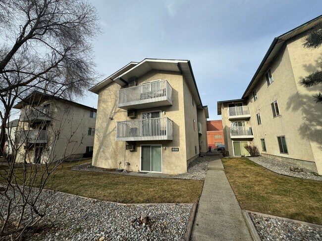Photo - Welcome to Briarwood Apartments!