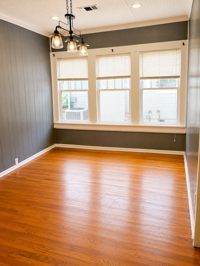 Photo - Convenient Ardmore Location