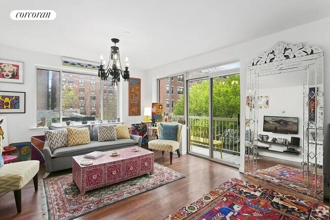 Building Photo - 753 E 5th St Rental