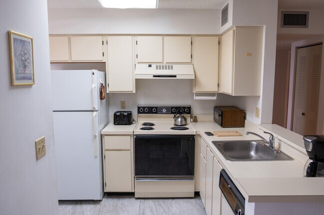 Photo - 14896 Bal Moral Ln Unit 104