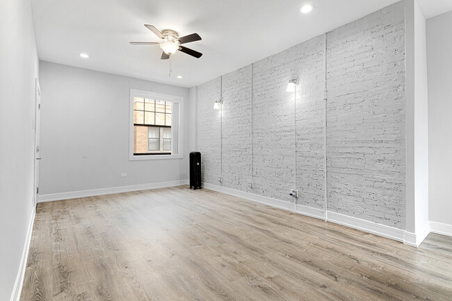 Photo - 7622 N Eastlake Terrace