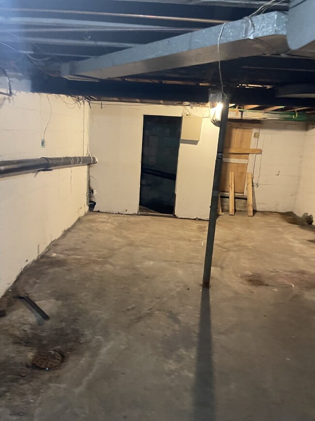 Photo - Spacious 3 bedroom with Off street parking!