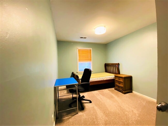 Photo - 1027 Curran St NW Unit A