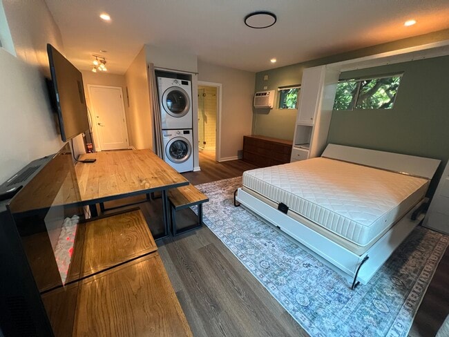 Photo - 835 N Kenter Ave Unidad n/a