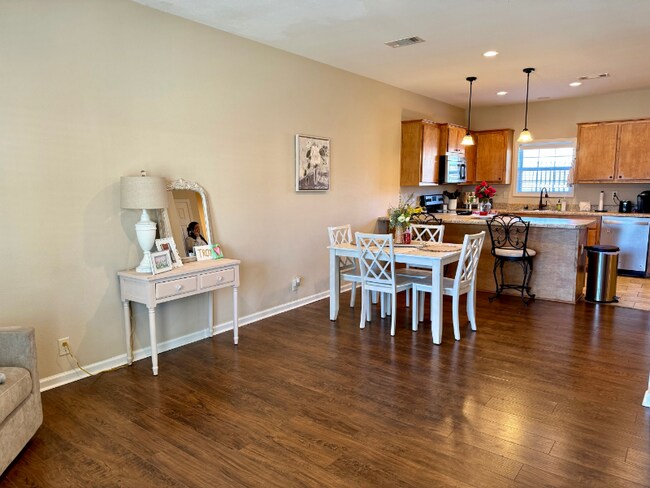 Photo - 1402 Park St Unit 11