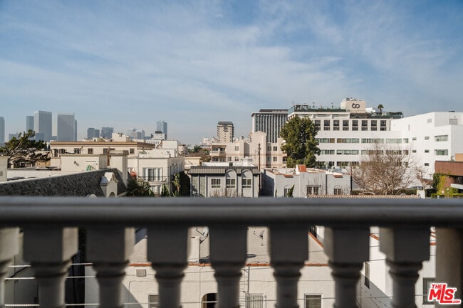 Photo - 125 Rexford Dr Unidad 303