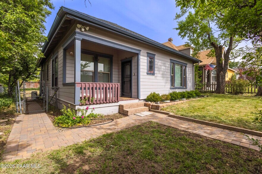 309 N Mt Vernon Ave