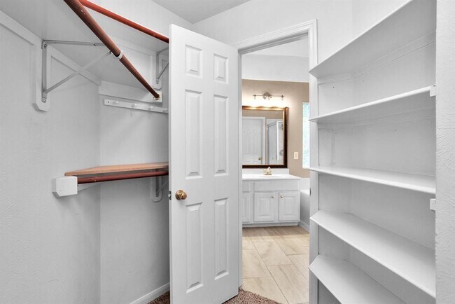 Photo - 111 S Winterport Cir