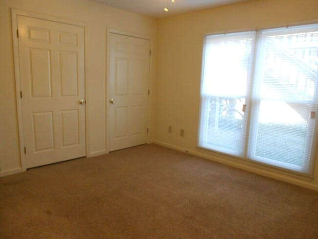 Photo - Spacious 2 Bedroom Condo Near Downtown Ath...