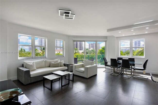 Photo - 19900 E Country Club Dr Unit 311