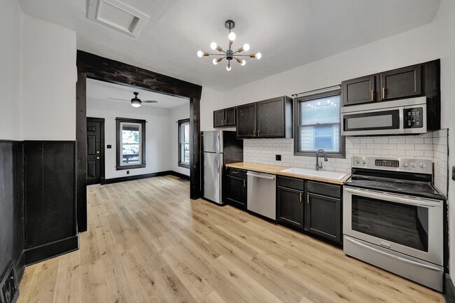 Photo - 705 New Hampshire St