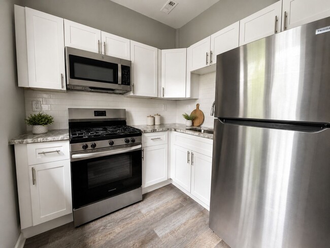 Photo - 924 Maple Terrace