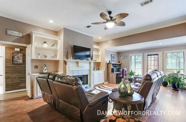 Photo - 115 Appleridge Dr