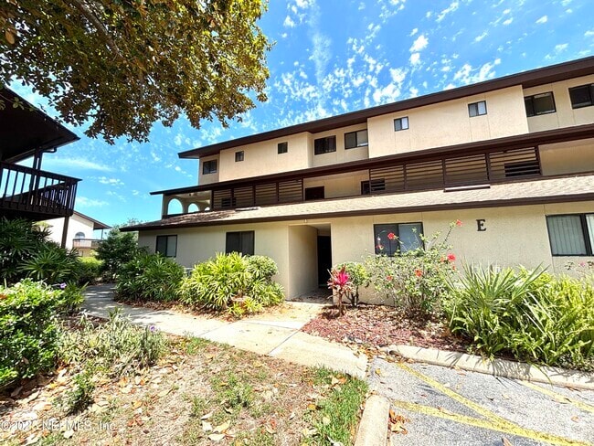 Building Photo - 1255 Ponce Island Dr Unit E770 Rental