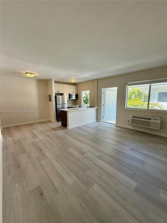 Photo - 1525 Michigan Ave Unit 10