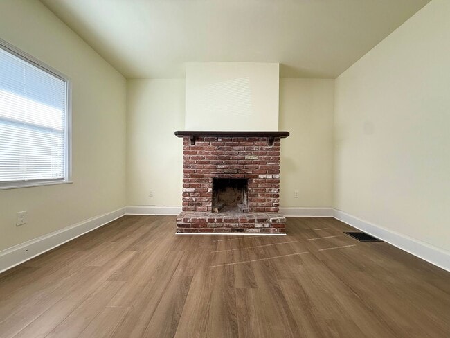 1705 Martha St