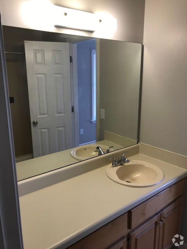 Building Photo - 248 E Veterans Blvd Rental
