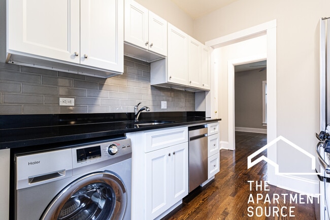 Building Photo - 4710 N Racine Ave Unit 1W Rental