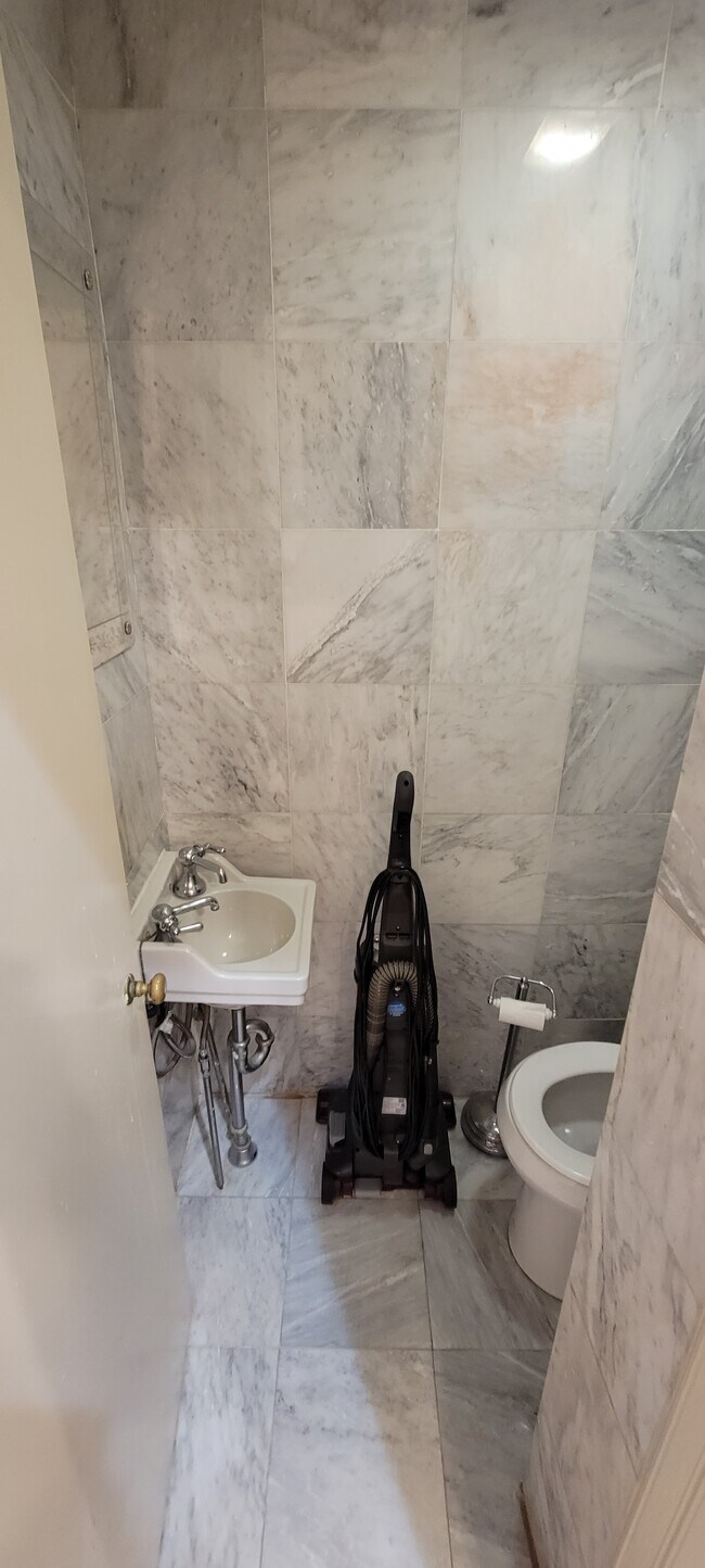 Photo - 1825 S Broad St Unidad 1