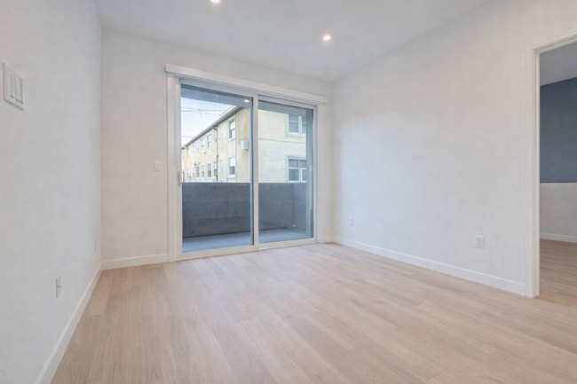 Photo - 5851 W 88th St Unidad 118-88