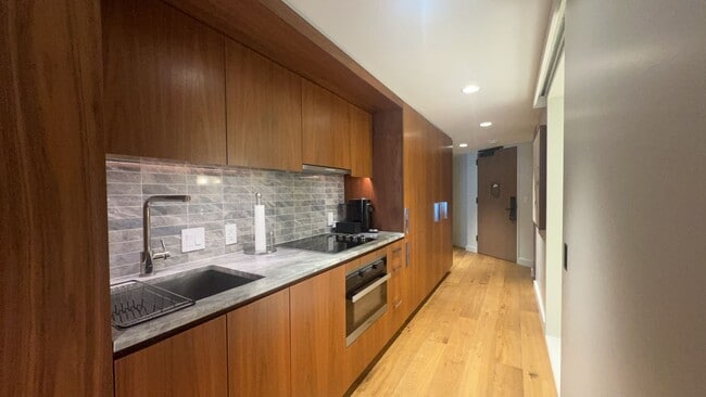 Photo - Highly Desirable STUDIO/1-Bath unit Long-Term in Ritz-Carlton Residences!!! Unit D2709