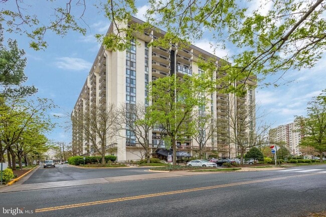 Photo - 5300 Holmes Run Pkwy Apartment Unit 417