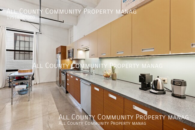 Photo - 738 Los Angeles St