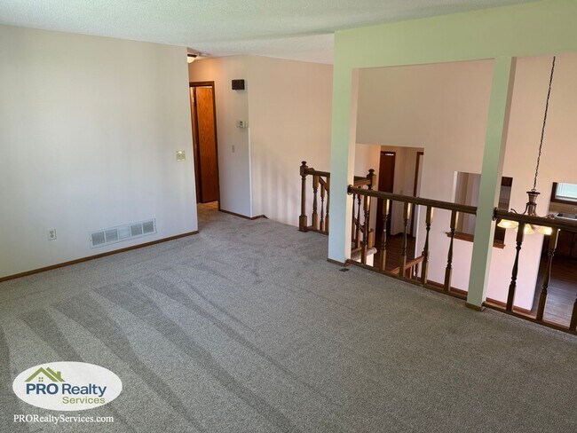 Photo - 3 Bedroom Home in Maple Grove