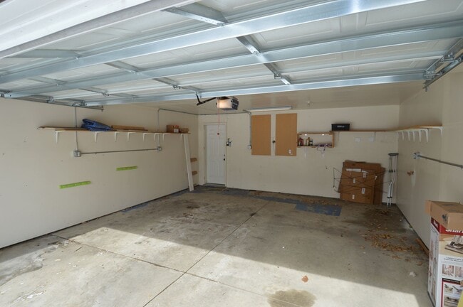 Photo - 2 Bed + Den, 2.5 Bathroom Townhouse for Rent