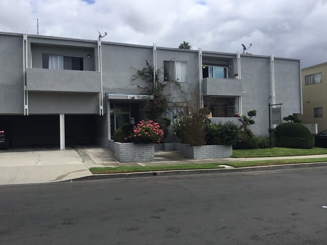 Photo - LUXURY LIVING AT AN AFFORDABLE PRICE.