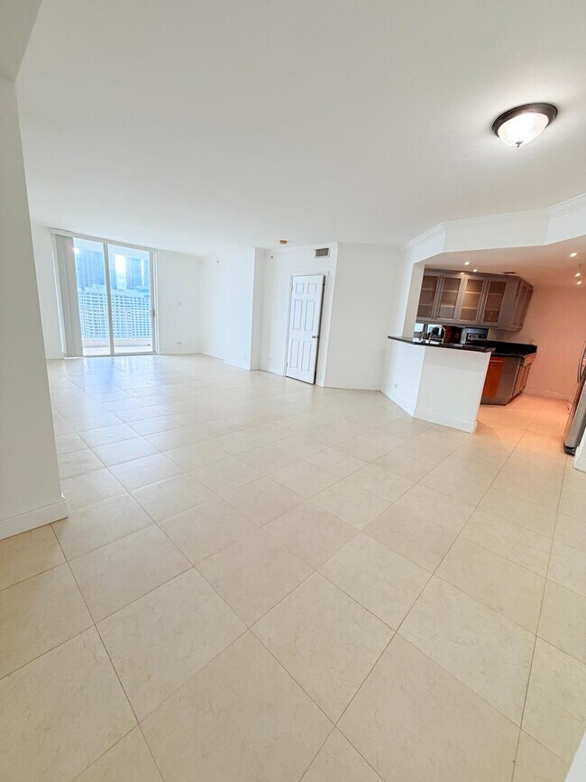 Photo - 701 Brickell Key Blvd