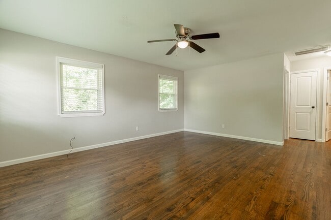 Photo - Neal 60-64 Unit Neal 60