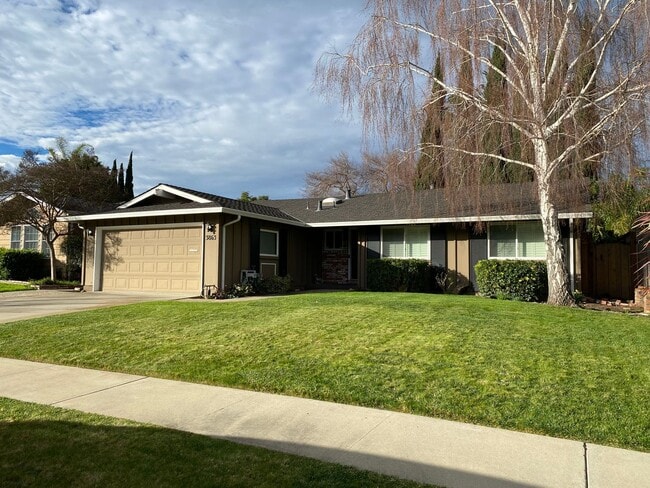 Building Photo - Well maintained 3 bed 2 bath home in Thousand Oaks neighborhood available!