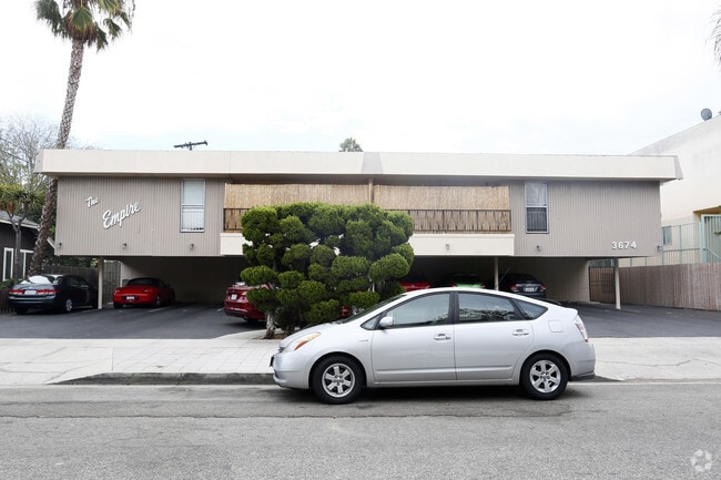 3674 Empire Dr Unit 2