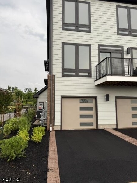 Photo - 112 Village Dr
